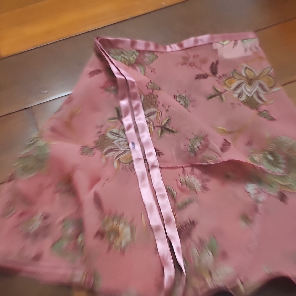 Elegant Floral Satin Mini Skirt